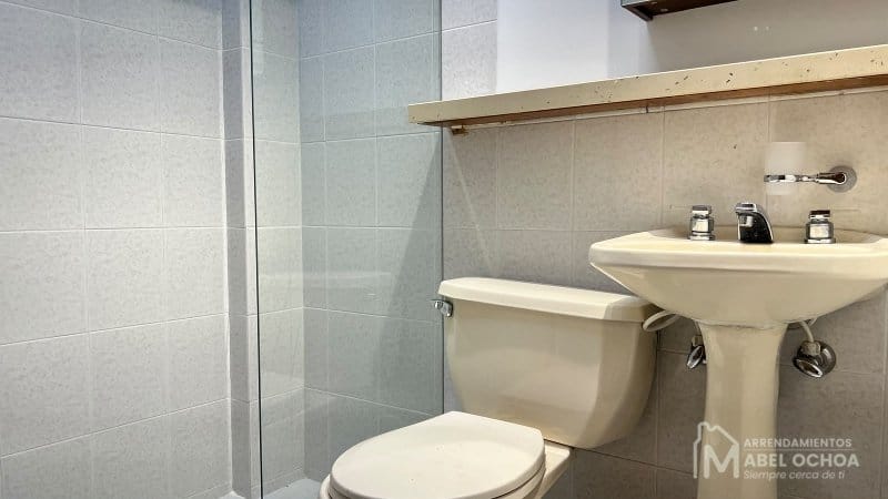 Casa de 3 alcobas en arriendo en Loma De Las Brujas, Envigado, 300 m² · foto 12 de 13