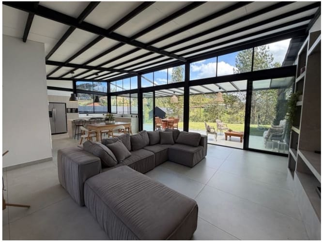 Casa de 3 alcobas en venta en Escobero, Envigado, 1577 m² · foto 15 de 24