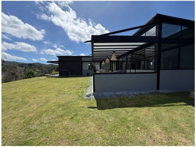 Casa de 3 alcobas en venta en Escobero, Envigado, 1577 m² · foto 18 de 24