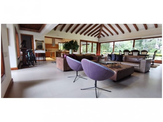 Apartamento de 3 alcobas en venta en Llano Grande, Medellín, 450 m² · foto 3 de 24
