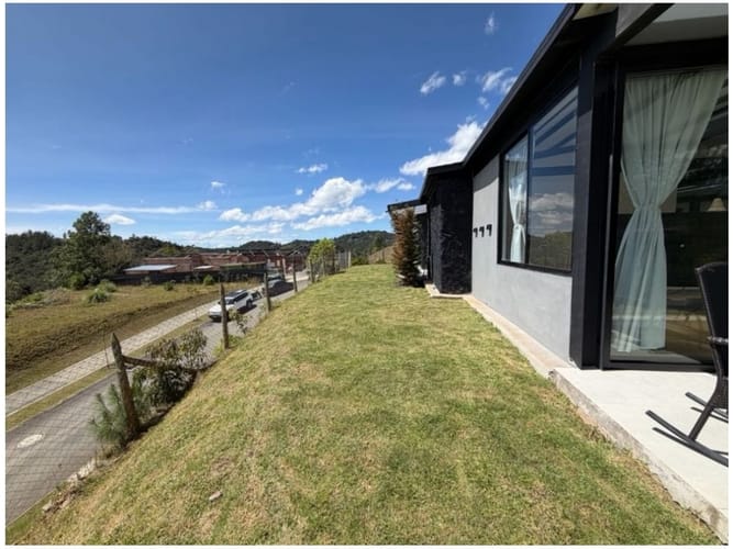 Casa de 3 alcobas en venta en Escobero, Envigado, 1577 m² · foto 21 de 24