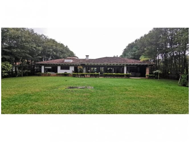 Apartamento de 3 alcobas en venta en Llano Grande, Medellín, 450 m² · foto 23 de 24
