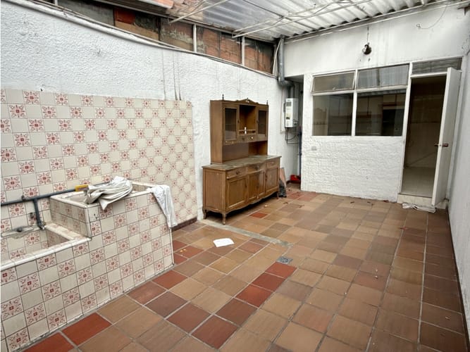 Casa de 5 alcobas en venta en El Recuerdo, Bogotá, 220 m² · foto 2 de 11