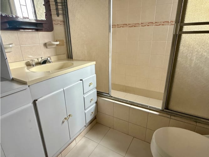 Casa de 5 alcobas en venta en El Recuerdo, Bogotá, 220 m² · foto 5 de 11
