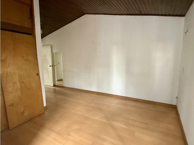 Casa de 5 alcobas en venta en El Recuerdo, Bogotá, 220 m² · foto 9 de 11