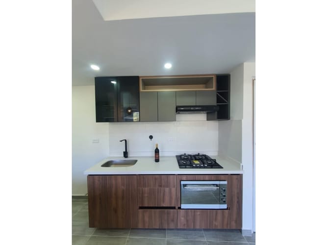 Apartamento de 2 alcobas en venta en Centro, Rionegro, 51 m² · foto 4 de 11