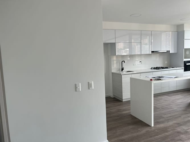 Apartamento de 2 alcobas en arriendo en Lalinde, Medellín, 96 m² · foto 5 de 10