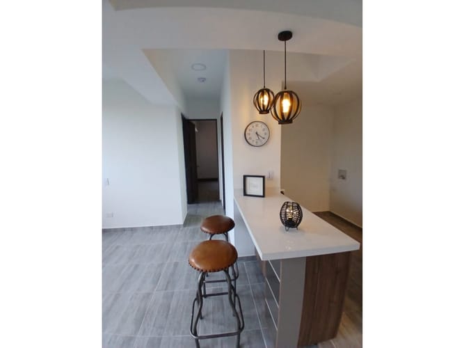 Apartamento de 2 alcobas en venta en Centro, Rionegro, 51 m² · foto 5 de 11