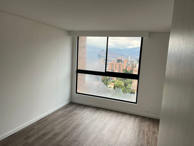 Apartamento de 2 alcobas en arriendo en Lalinde, Medellín, 96 m² · foto 7 de 10