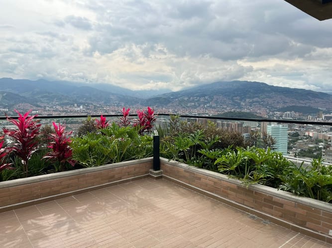 Apartamento de 2 alcobas en arriendo en Lalinde, Medellín, 96 m² · foto 9 de 10