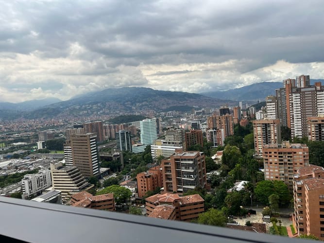 Apartamento de 2 alcobas en arriendo en Lalinde, Medellín, 96 m² · foto 10 de 10