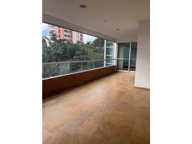 Apartamento de 3 alcobas en venta en El Tesoro, Medellín, 272 m² · foto 4 de 7