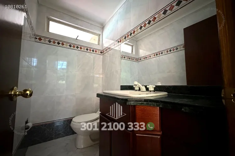 Casa de 4 alcobas en arriendo en Las Lomas, Medellín, 360 m² · foto 7 de 24