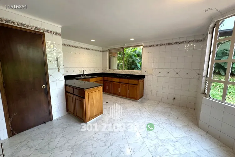 Casa de 4 alcobas en arriendo en Las Lomas, Medellín, 360 m² · foto 10 de 24