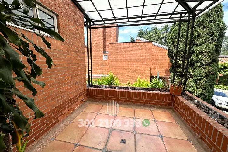 Casa de 4 alcobas en arriendo en Las Lomas, Medellín, 360 m² · foto 17 de 24