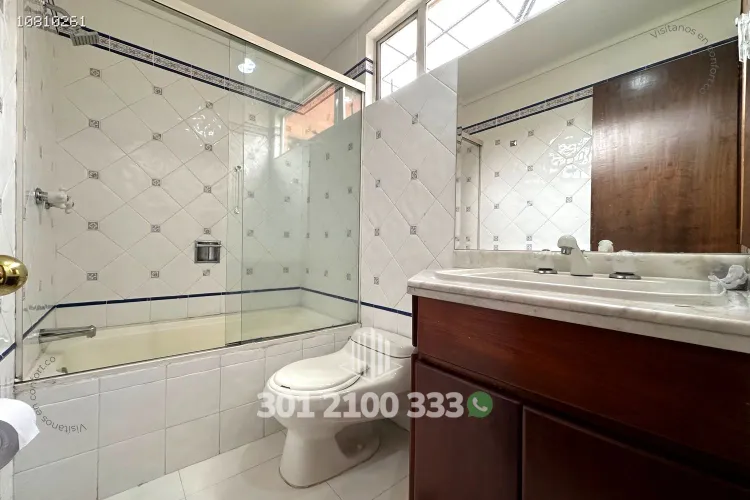 Casa de 4 alcobas en arriendo en Las Lomas, Medellín, 360 m² · foto 18 de 24
