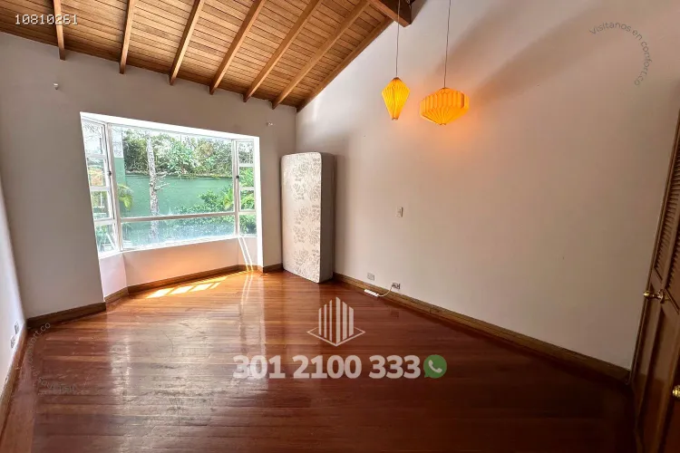 Casa de 4 alcobas en arriendo en Las Lomas, Medellín, 360 m² · foto 19 de 24