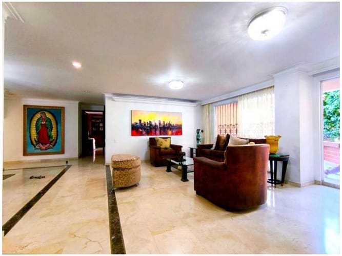 Apartamento de 4 alcobas en venta en Laureles, Medellín, 250 m² · foto 7 de 24