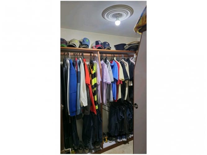 Apartamento de 4 alcobas en venta en Laureles, Medellín, 250 m² · foto 16 de 24
