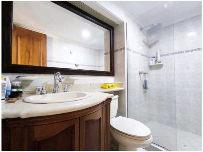 Apartamento de 4 alcobas en venta en Laureles, Medellín, 250 m² · foto 23 de 24