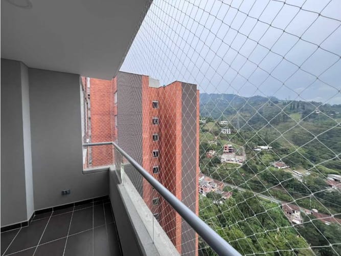 Apartamento de 3 alcobas en arriendo en El Salado, Envigado, 87 m² · foto 4 de 24