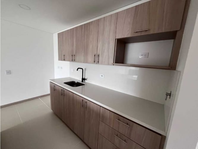 Apartamento de 3 alcobas en arriendo en El Salado, Envigado, 87 m² · foto 9 de 24