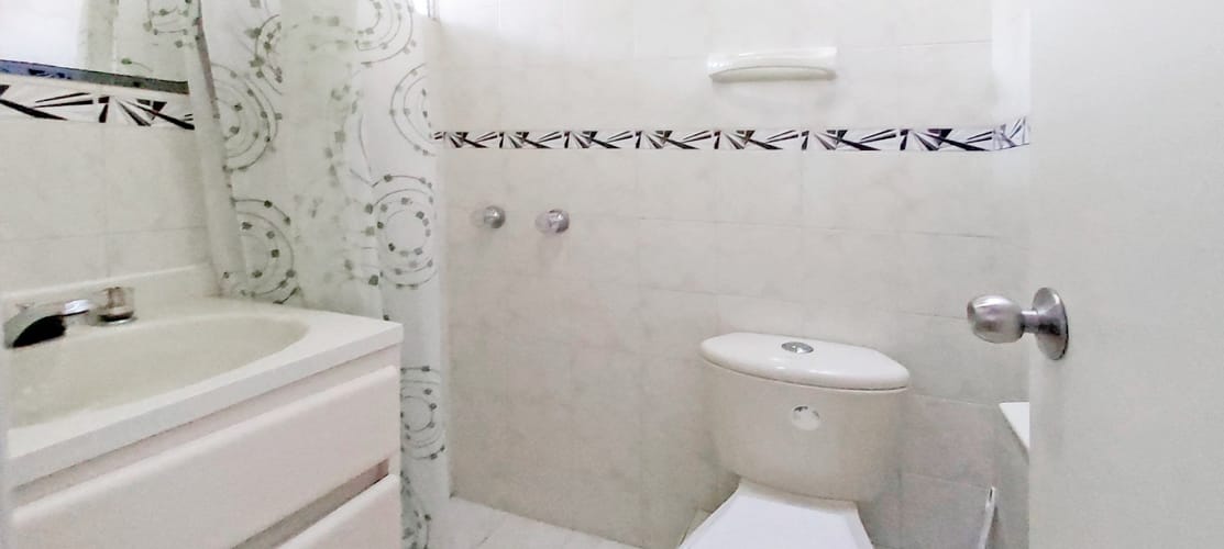 Casa de 5 alcobas en venta en Las Villas, Bogotá, 290 m² · foto 6 de 24