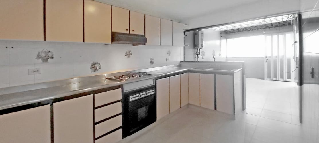 Casa de 5 alcobas en venta en Las Villas, Bogotá, 290 m² · foto 7 de 24