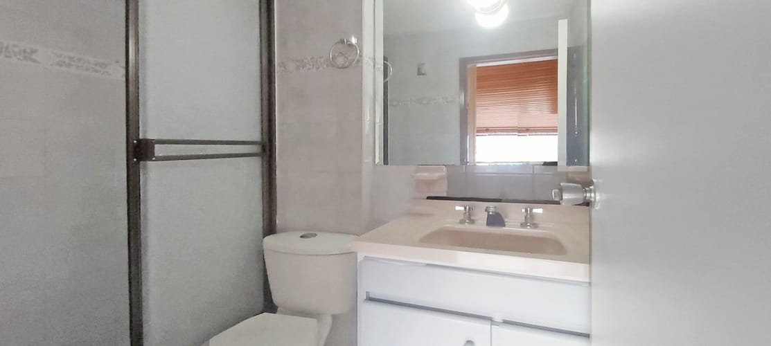 Casa de 5 alcobas en venta en Las Villas, Bogotá, 290 m² · foto 17 de 24