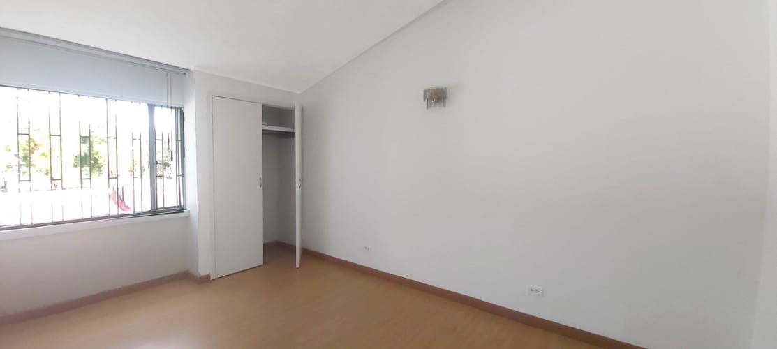 Casa de 5 alcobas en venta en Las Villas, Bogotá, 290 m² · foto 22 de 24