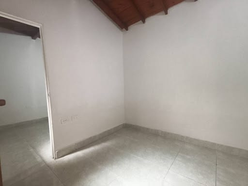 Casa de 5 alcobas en arriendo en El Dorado, Envigado, 122 m² · foto 6 de 11