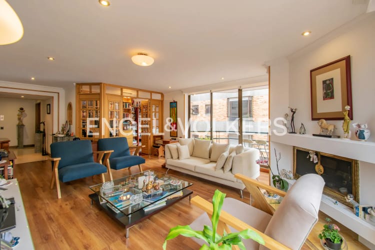 Apartamento de 4 alcobas en venta en La Carolina, Bogotá, 177 m² · foto 3 de 17