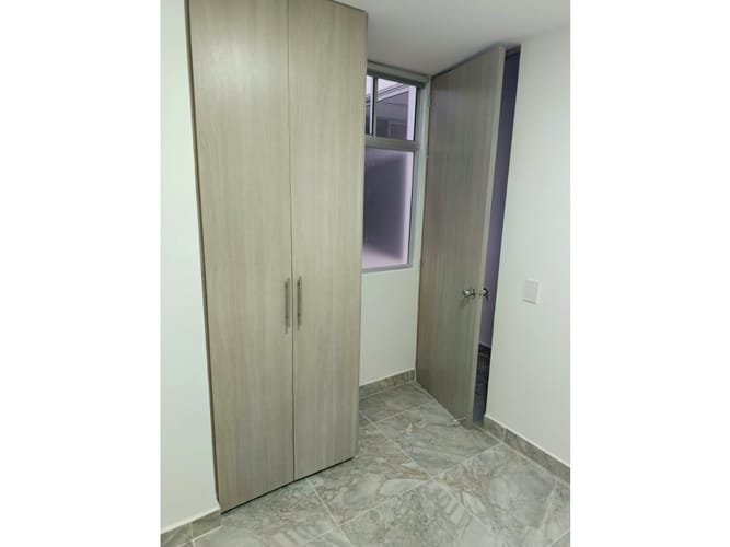 Apartamento de 3 alcobas en venta en San Joaquin, Sabaneta, 69 m² · foto 2 de 12