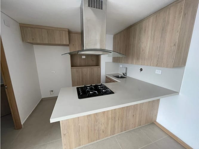 Apartamento de 3 alcobas en arriendo en Vía Las Palmas, Medellín, 83 m² · foto 2 de 24