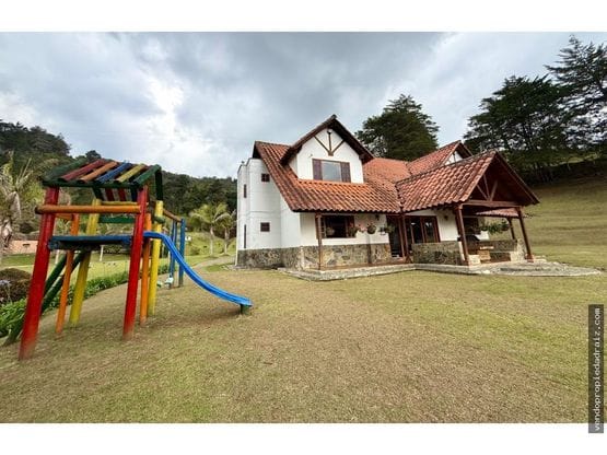 Finca en venta en Yarumal, Rionegro, 350 m² · foto 2 de 24