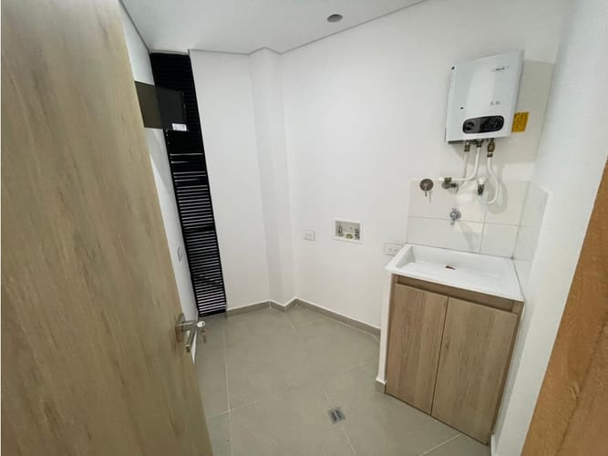 Apartamento de 3 alcobas en arriendo en Vía Las Palmas, Medellín, 83 m² · foto 11 de 24