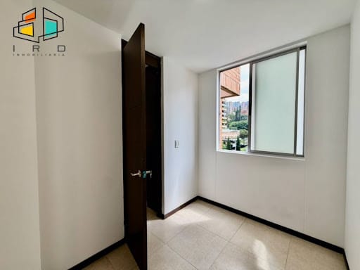 Apartamento de 4 alcobas en arriendo en Castropol, Medellín, 110 m² · foto 12 de 24