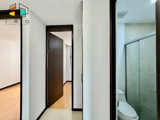 Apartamento de 4 alcobas en arriendo en Castropol, Medellín, 110 m² · foto 15 de 24