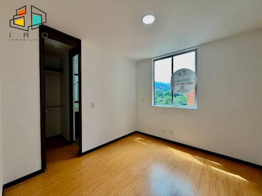 Apartamento de 4 alcobas en arriendo en Castropol, Medellín, 110 m² · foto 19 de 24
