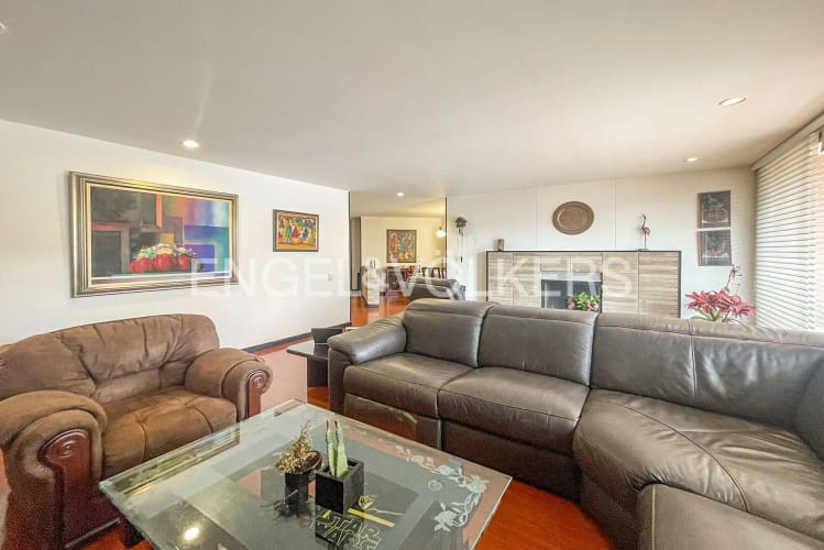 Apartamento de 3 alcobas en venta en Colina Campestre, Bogotá, 171 m² · foto 2 de 20