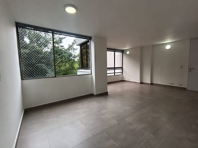 Apartamento de 3 alcobas en arriendo en Belén, Medellín, 96 m² · foto 9 de 12