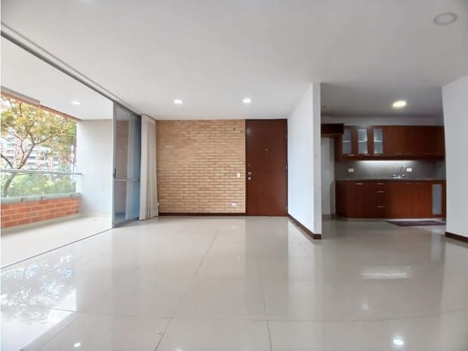 Apartamento de 3 alcobas en venta en Cumbres, Envigado, 110 m² · foto 2 de 24