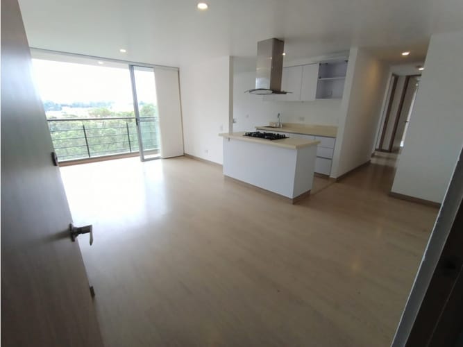 Apartamento de 3 alcobas en arriendo en La Industrial, Marinilla, 82 m² · foto 2 de 15