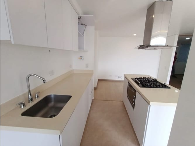 Apartamento de 3 alcobas en arriendo en La Industrial, Marinilla, 82 m² · foto 3 de 15