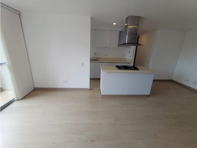 Apartamento de 3 alcobas en arriendo en La Industrial, Marinilla, 82 m² · foto 4 de 15