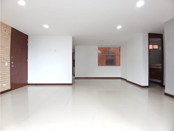 Apartamento de 3 alcobas en arriendo en Cumbres, Envigado, 110 m² · foto 5 de 24