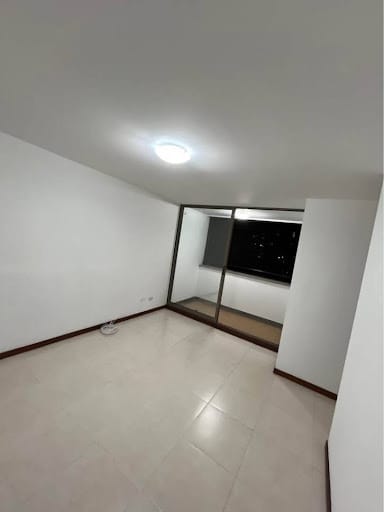 Apartamento de 3 alcobas en arriendo en Altos Del Poblado, Medellín, 120 m² · foto 2 de 10