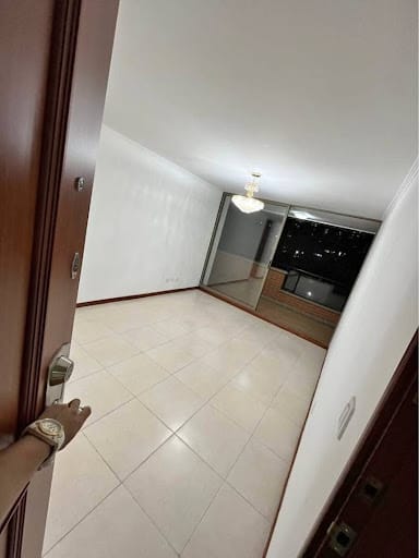 Apartamento de 3 alcobas en arriendo en Altos Del Poblado, Medellín, 120 m² · foto 4 de 10