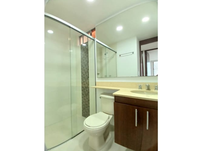 Apartamento de 3 alcobas en arriendo en Cumbres, Envigado, 110 m² · foto 20 de 24