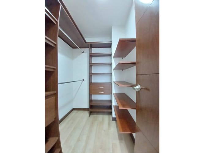 Apartamento de 3 alcobas en arriendo en Cumbres, Envigado, 110 m² · foto 23 de 24
